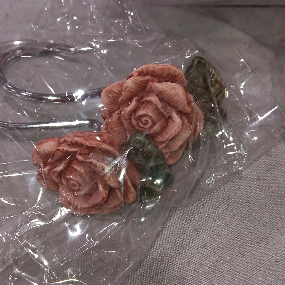 ⚫️Decorative Rose Ring Hooks